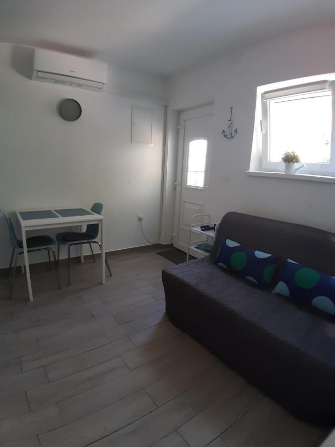 Ferienwohnung Studio Jelena Šilo Exterior foto